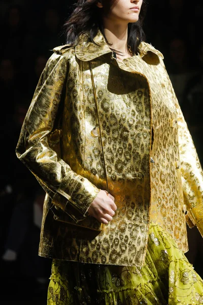 Look 98